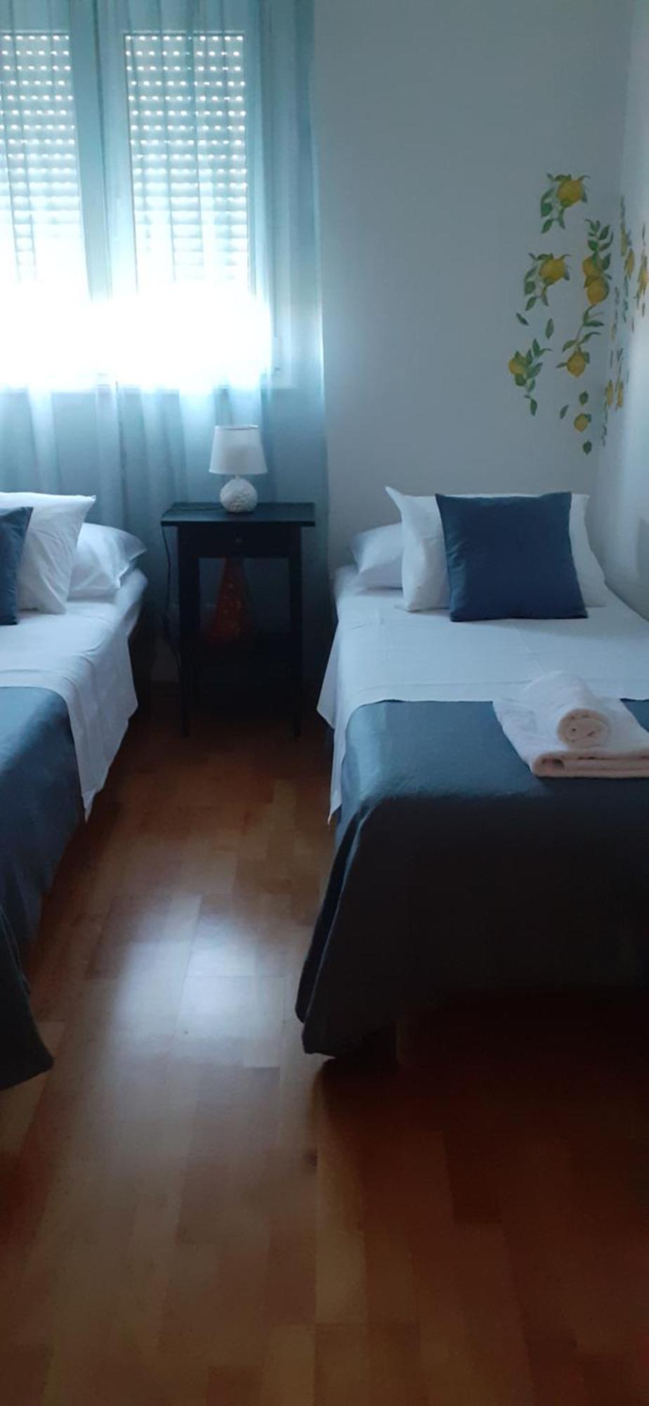 Apartman Mikola With Sea View 트로기르 외부 사진